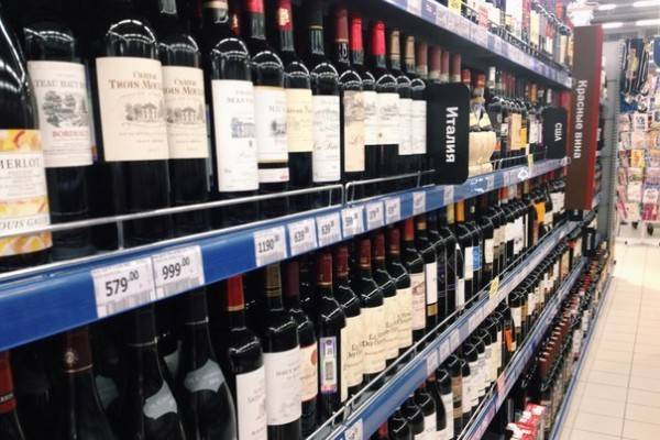 В Минпромторге регионам посоветовали не менять режим продажи алкоголя