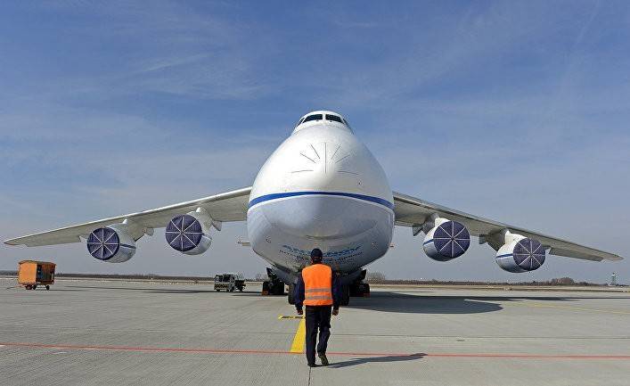 L'Opinion: российские АН-124 везут французам маски из Китая