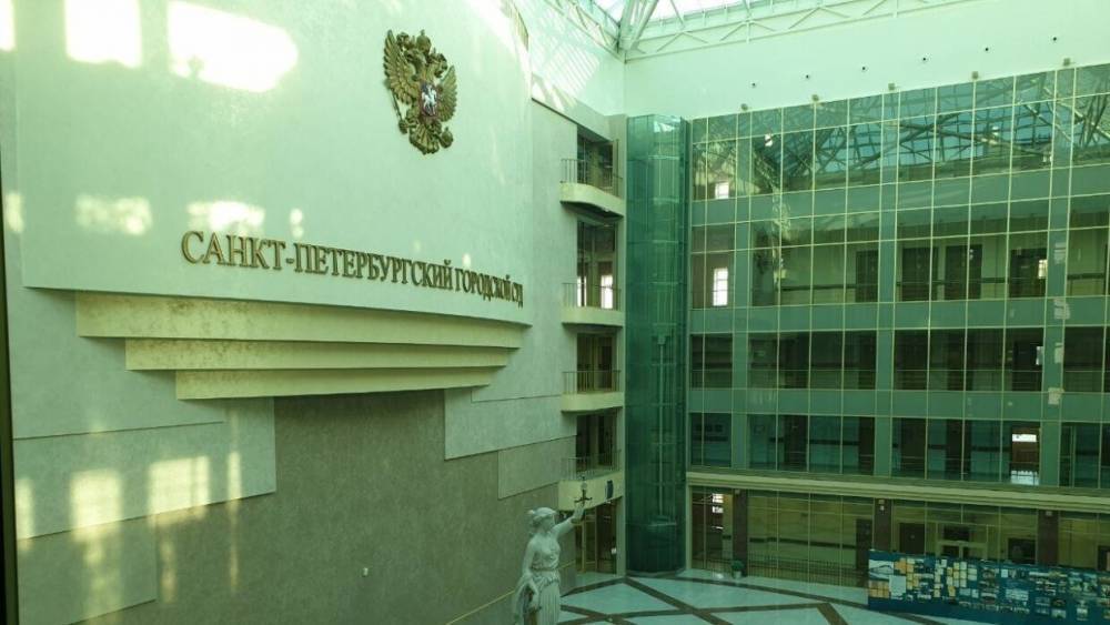 Суды Петербурга получили более 30 дел о нарушении самоизоляции