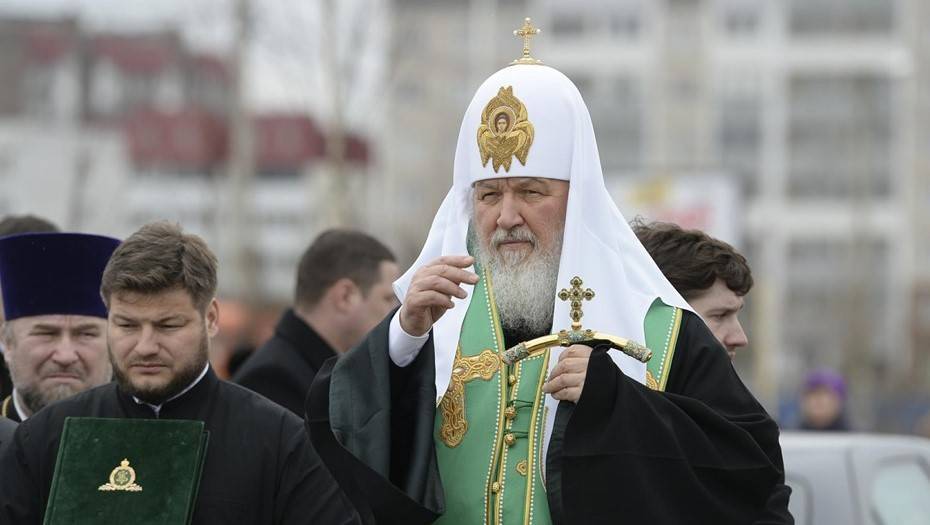 Патриарх Кирилл с иконой "Умиление" проехался по Москве для избавления от коронавируса