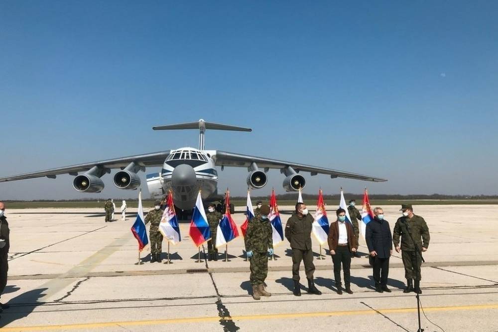 В Сербию прибыли первые российские самолеты с помощью против коронавируса