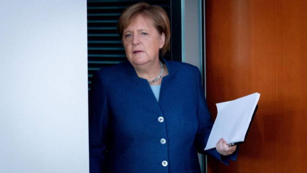Карантин окончен, Меркель вернулась на службу в канцелярию
