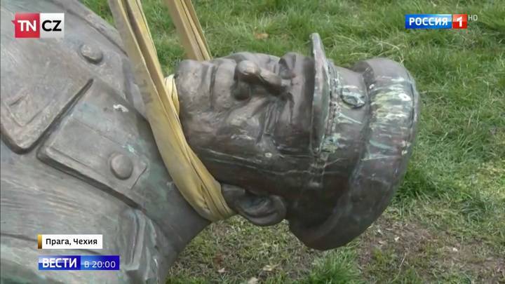 Конева променяли на власовцев: в Праге снесен памятник прославленному маршалу