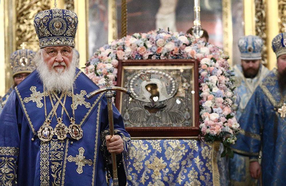 Патриарх Кирилл помолился за избавление от коронавируса