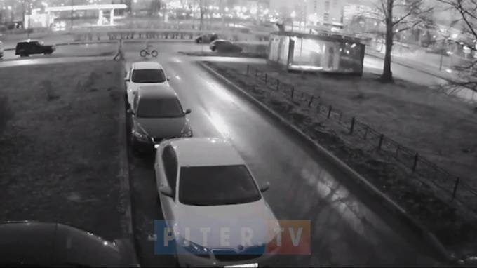 Появилось видео с места аварии с бордюрным камнем на Витебском