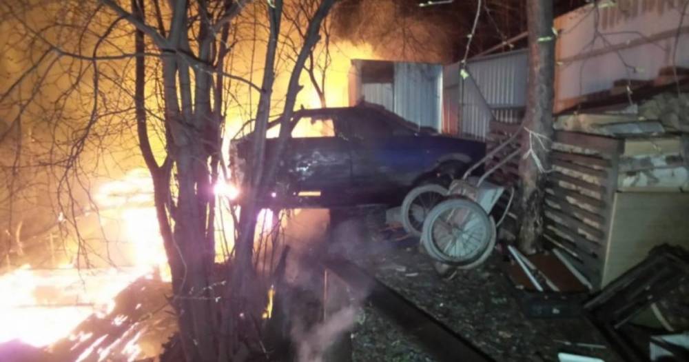 На Урале по вине топивших баню подруг в пожаре сгорели дом и машина