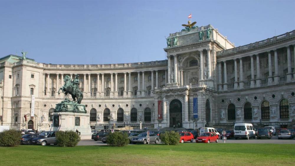 Полиция Вены оцепила дворец Хофбург из-за угрозы взрыва