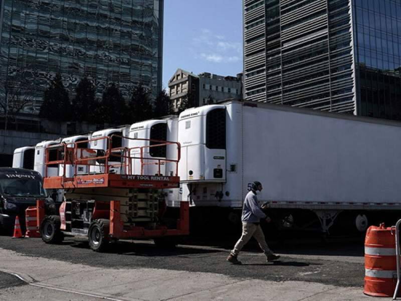 В Нью-Йорке обнаружено несколько грузовиков с разлагающимися телами