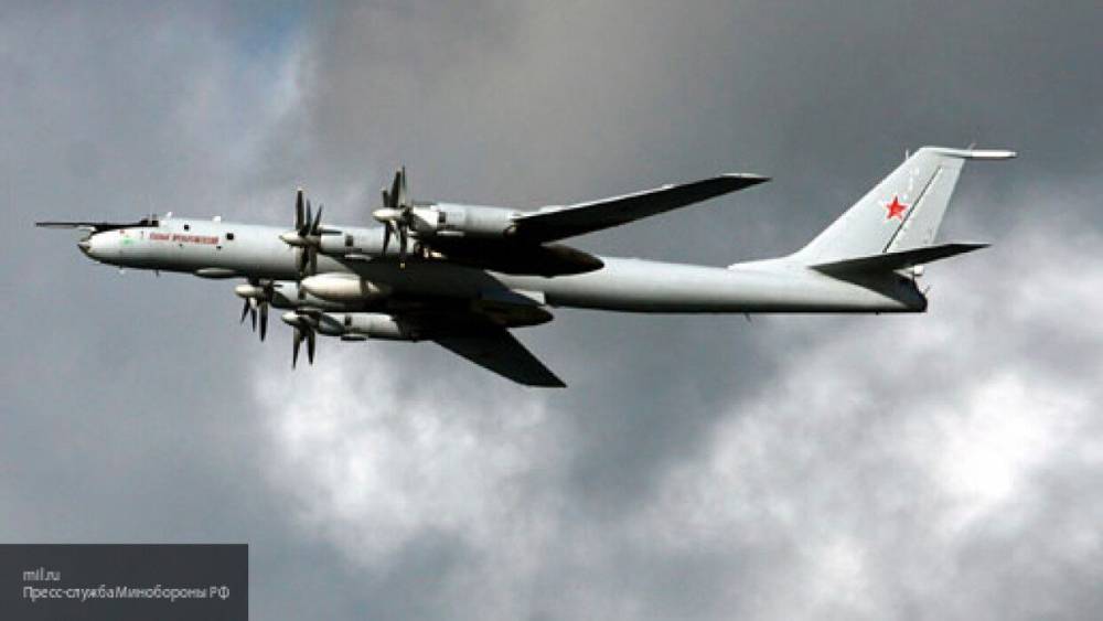 Экипажи дальних противолодочных самолетов Ту-142 выполнили тренировочные полеты