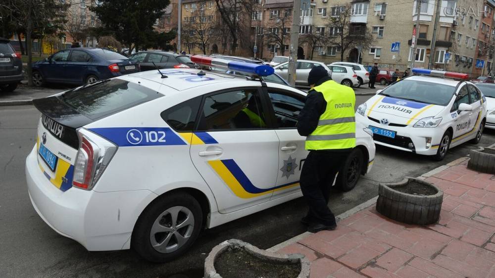 Голую женщину с отрезанной головой ребенка задержали на улице в Харькове