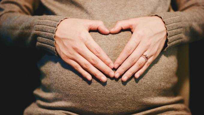 Коронавирус за месяц выявили у 38 беременных петербурженок