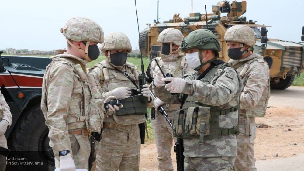 Российские и турецкие военные провели седьмое по счету патрулирование в сирийском Идлибе