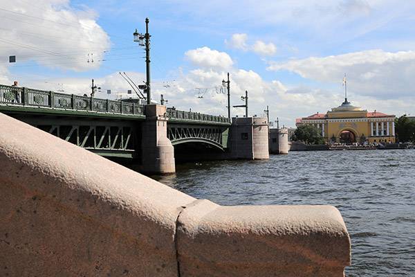 В ночь на 2 мая мосты в Петербурге не будут разводить