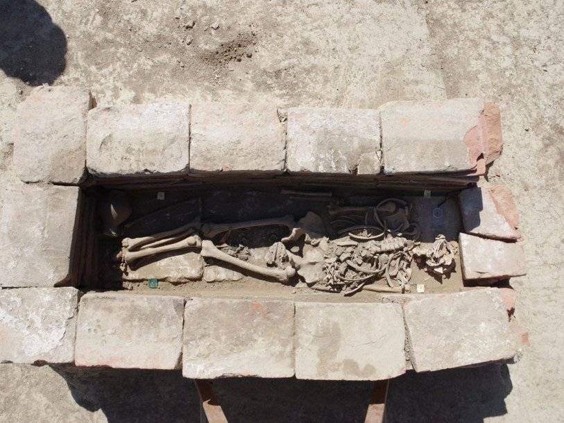 Карл ВЕЛИКИЙ (Великий) - Два аварских погребения VII–VIII века найдены в Хорватии - polit.ru - Хорватия