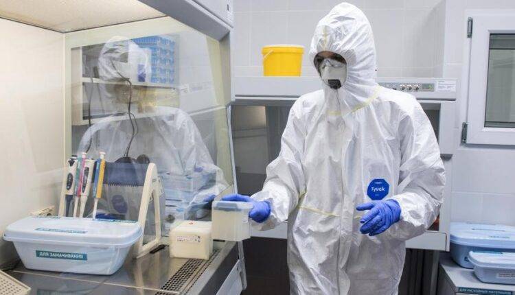 Число заразившихся коронавирусом в России превысило 100 тыс.