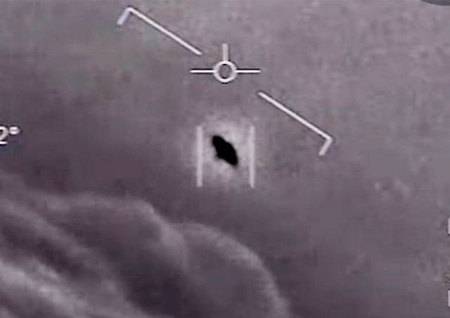 Пентагон опубликовал подлинные видео с НЛО