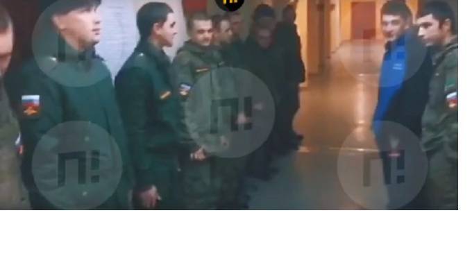 Солдаты из Чечни заставили сослуживцев скандировать "служим Ичкерии"