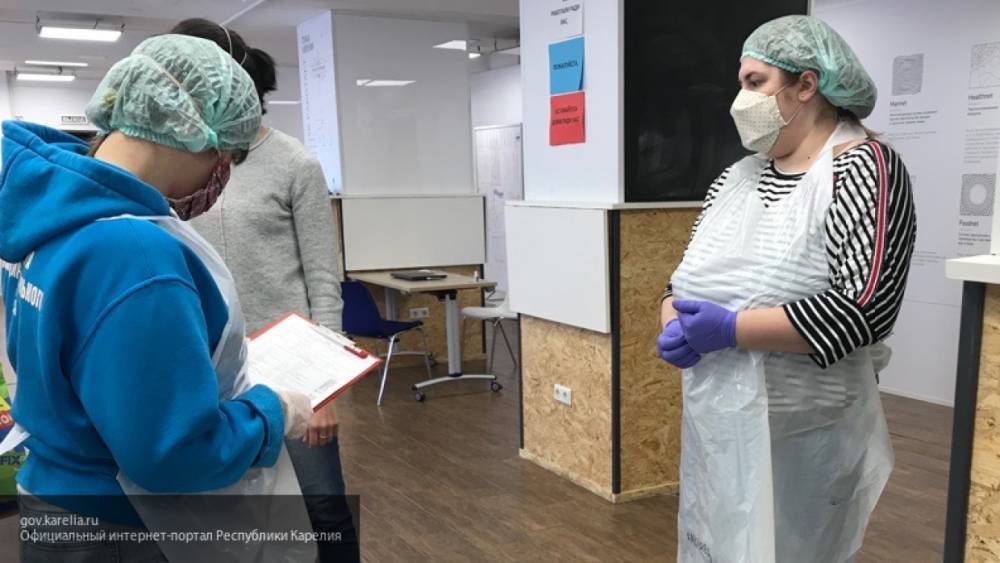 Путин назвал гражданским героизмом помощь волонтеров россиянам на фоне пандемии