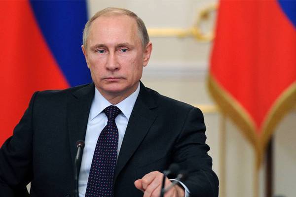 Владимир Путин одобрил идею расширить на волонтёров меры поддержки медиков