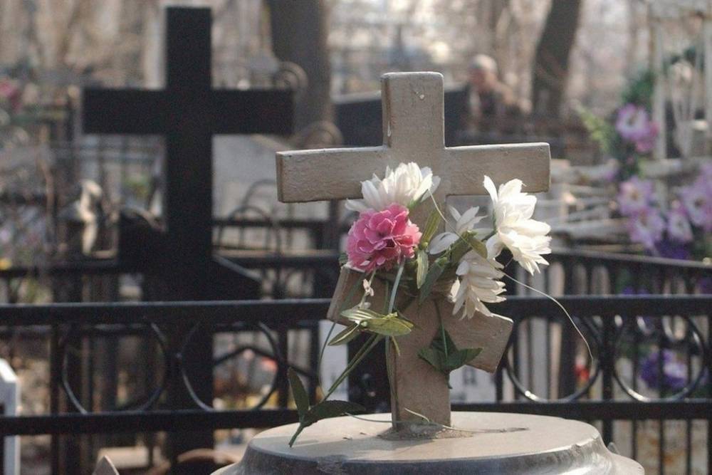 В Якутии женщина с коронавирусом нарушила карантин ради похорон