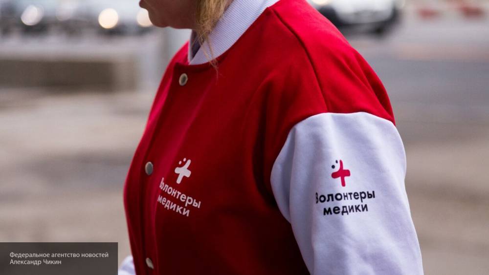 Путин готов расширить программу поддержки врачей на волонтеров
