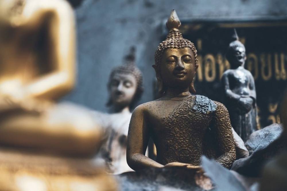 Застрявший в Таиланде россиянин поселился в храме