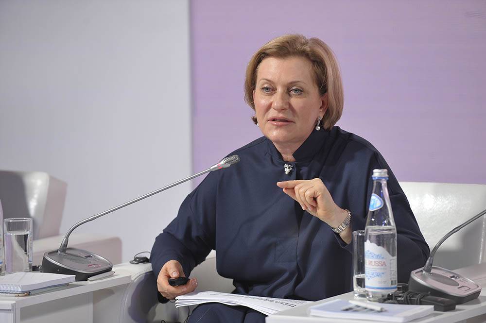 Попова назвала возможные сроки результатов испытания вакцин против COVID-19
