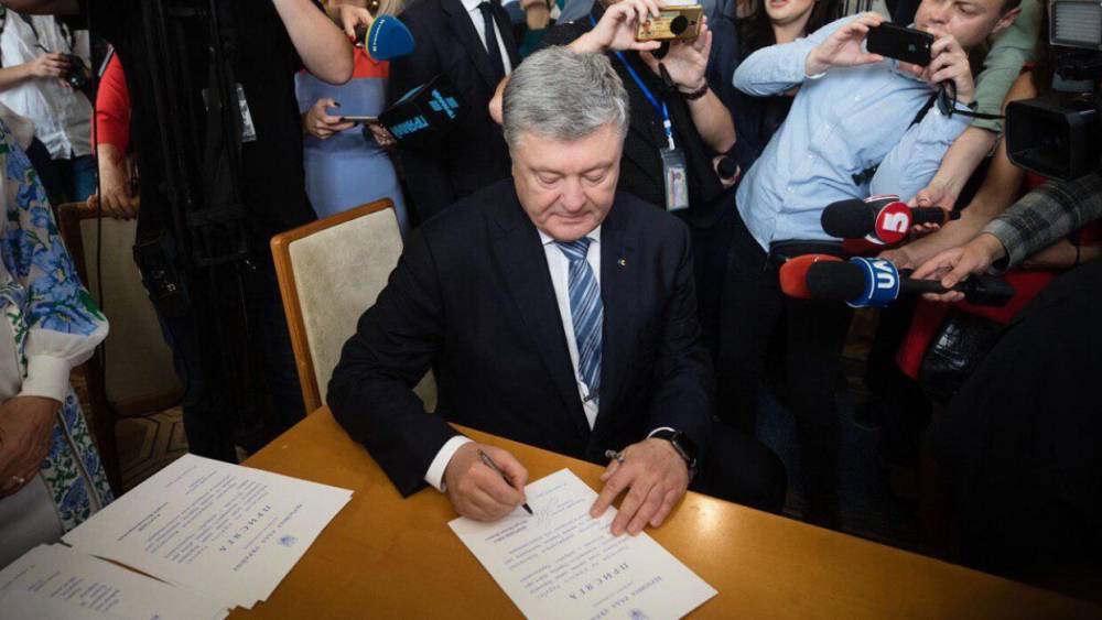 Порошенко заявил, что может помочь Зеленскому победить кризис на Украине