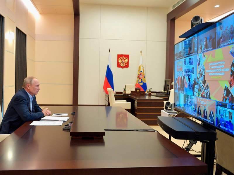 Путин поддержал идею пения с балкона в День Победы