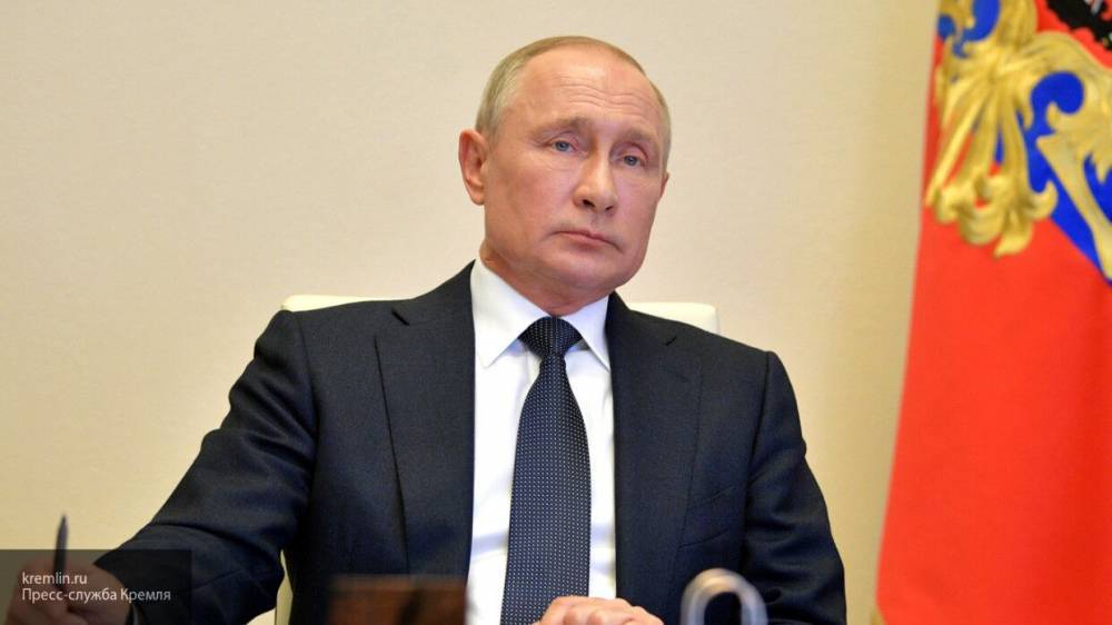 Путин призвал кабмин при восстановлении экономики учитывать текущую ситуацию с COVID-19