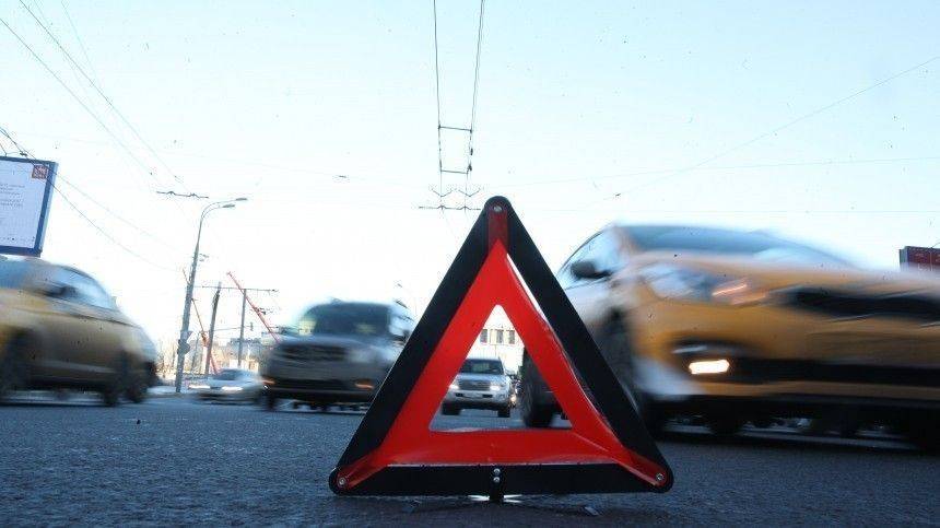 Видео момента загадочного ДТП в Петербурге: иномарка врезалась в «пустоту»