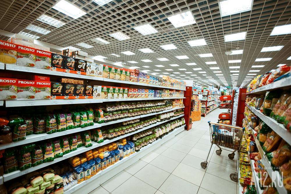 Минпромторг: во время самоизоляции можно посещать крупные супермаркеты не у дома