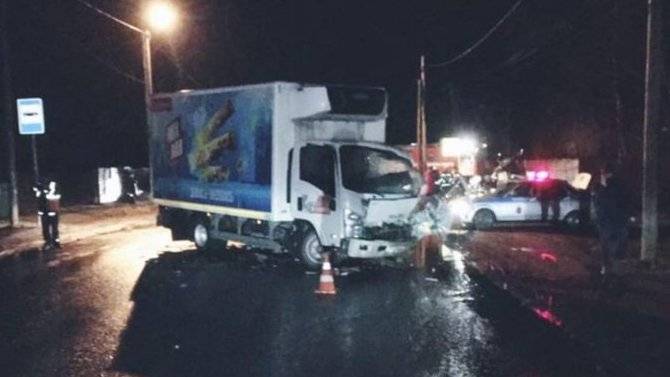 В Ленобласти в ДТП с легковушкой и двумя грузовиками погибло 2 человека