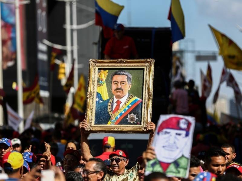 Мадуро объявил мобилизацию артилерии. Он боится, что США спонсируют переворот
