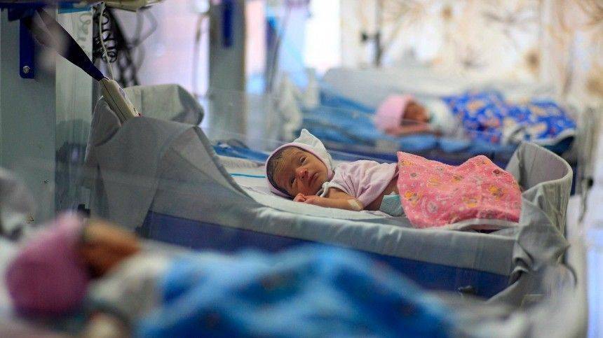 Новорожденных близнецов в Индии назвали Ковид и Корона