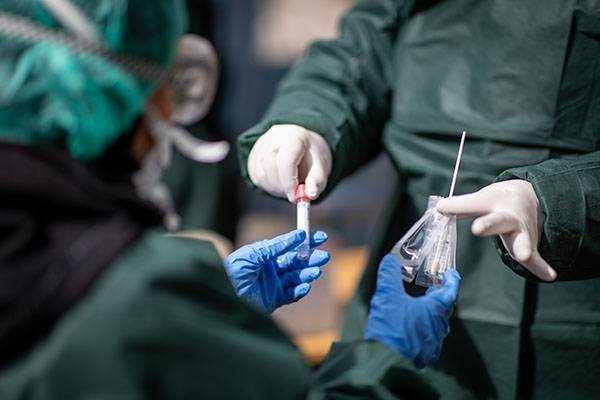 Экспресс-тесты на коронавирус начнут тестировать в России в апреле