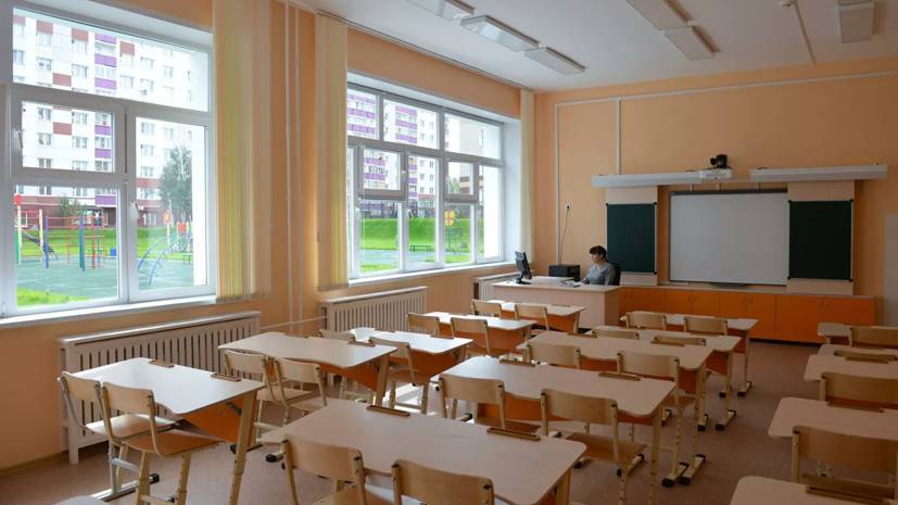 В части школ России могут продлить учебный год