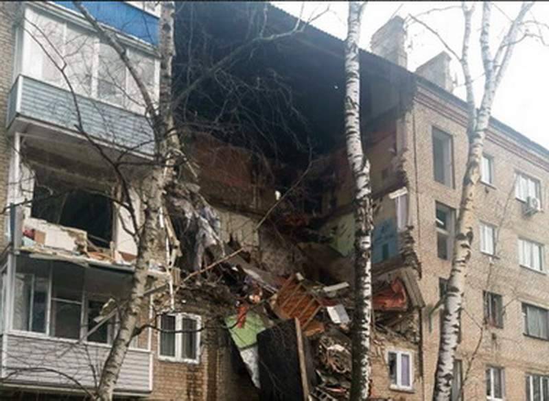 При взрыве в жилом доме в Орехово-Зуево разрушен подъезд и погиб человек