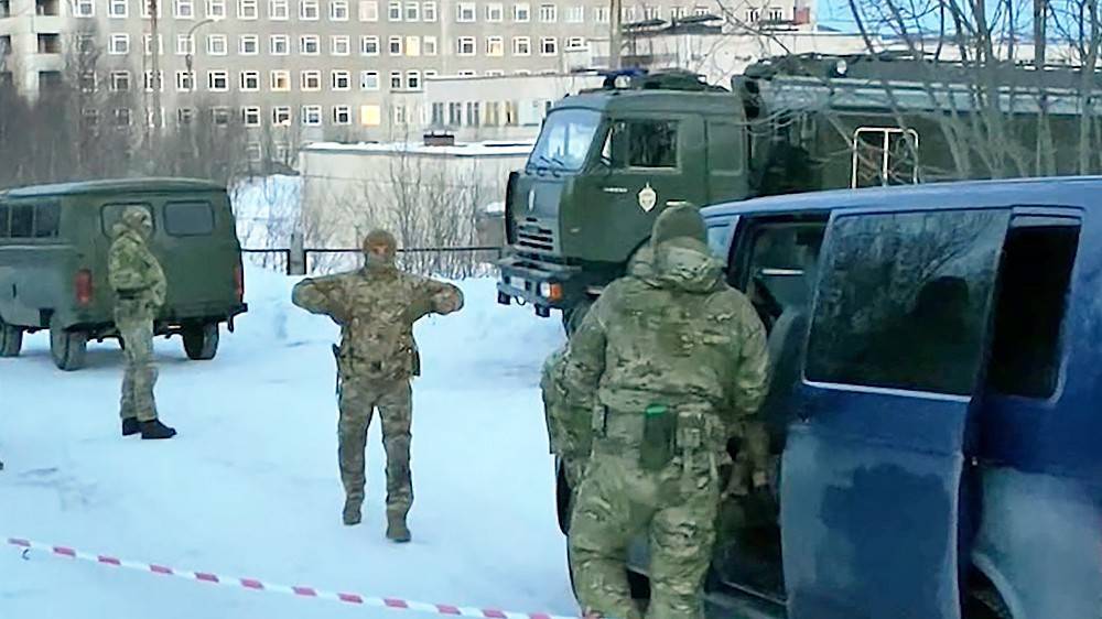 Видео с места ликвидации террориста в Мурманске