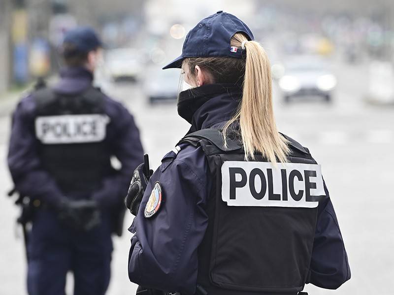 В центре Парижа неизвестный зарезал двух человек
