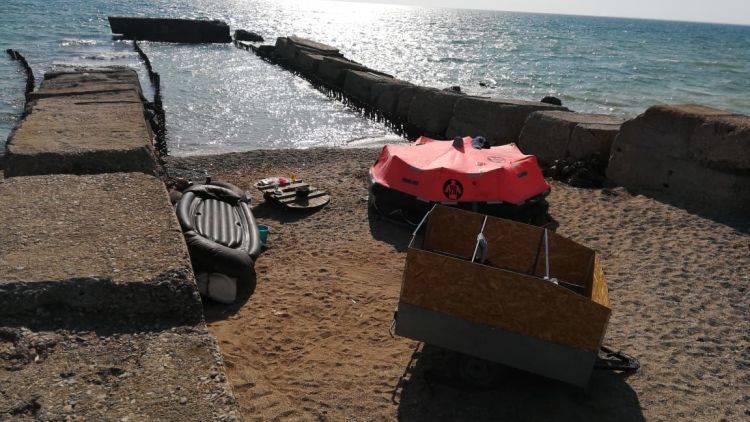 Мужчина пытался самоизолироваться в палатке на пляже в Крыму