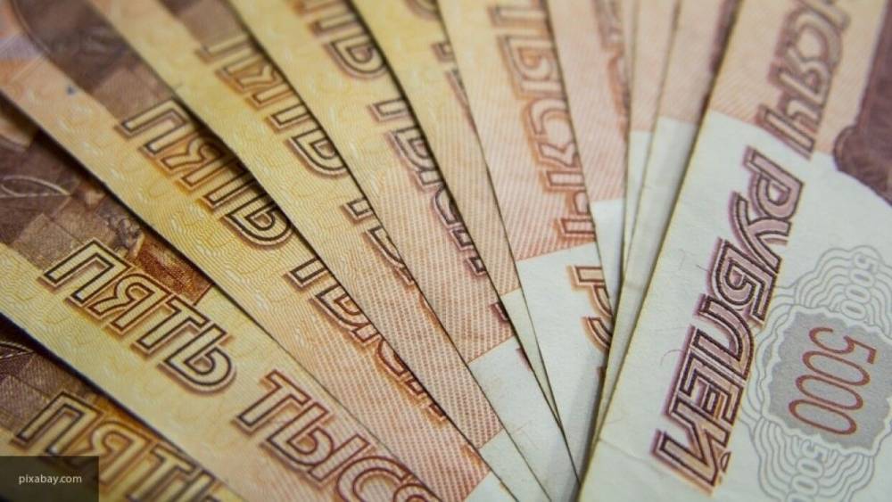 Экономисты рекомендуют россиянам откладывать треть зарплаты