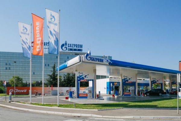 «Газпромнефть» выделила бесплатное топливо для сербских служб
