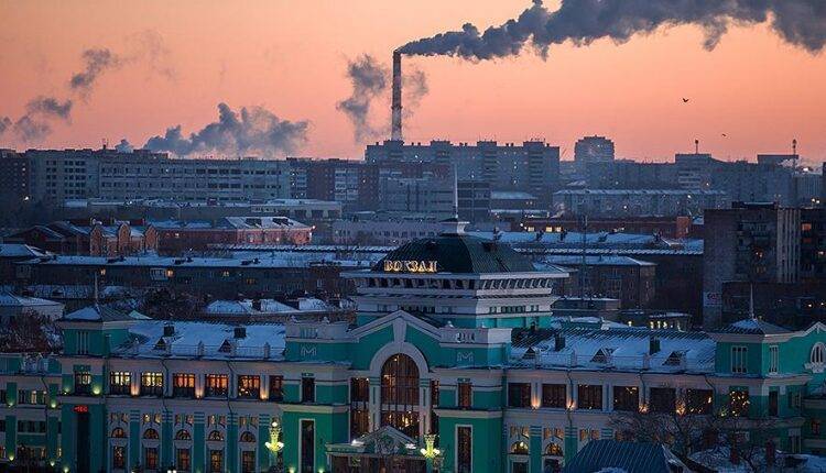 Несколько городов России ограничили въезд и выезд из-за пандемии