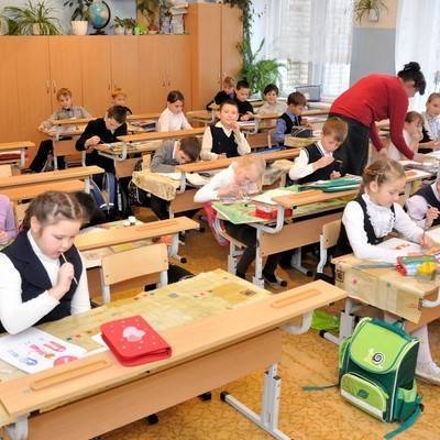 Занятия в российских школах могут продлится до 8-го июня