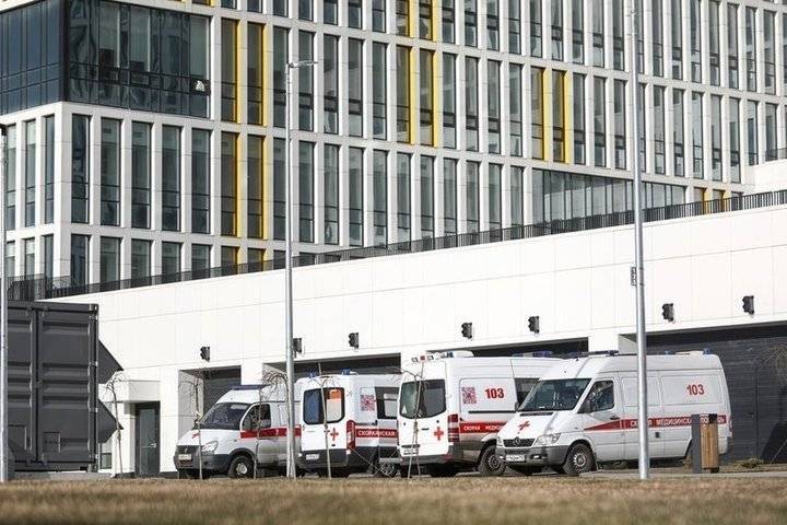 В больнице в Коммунарке умер больной коронавирусом, приехавший из США