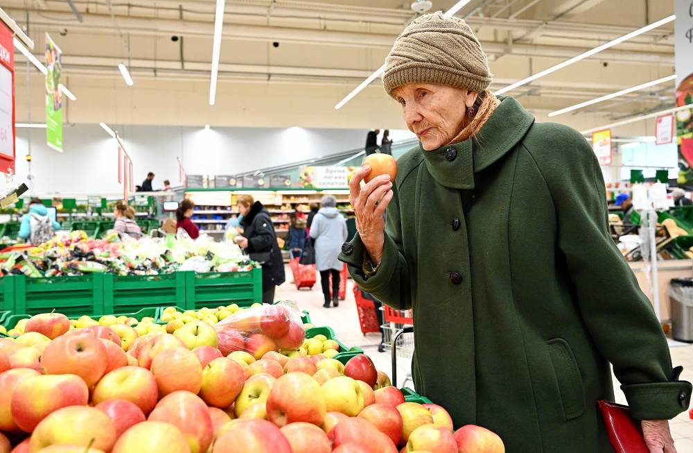 Россияне стали покупать меньше фруктов и овощей из-за пандемии