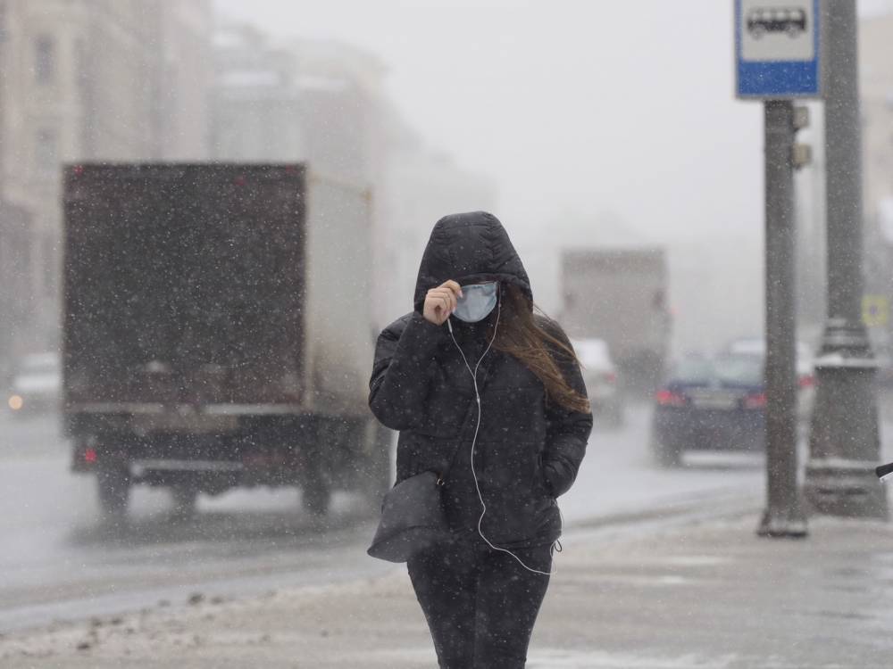 Синоптик объяснил возникновение снега в воскресенье на юге Москвы