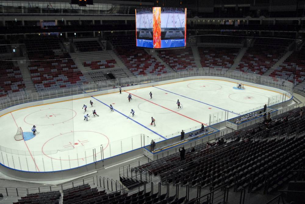Канадский врач предложил превратить арены клубов НХЛ во временные морги