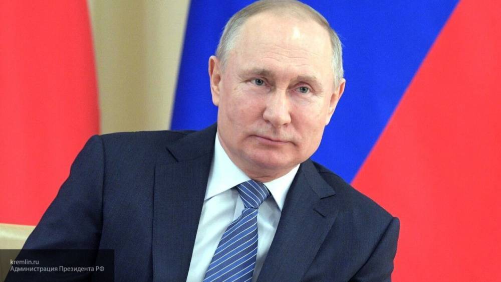 Кремль сообщил, что Путин еще неделю будет работать дистанционно